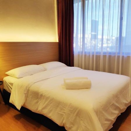 Ez Suites Бандар-Сері-Бегаван Екстер'єр фото